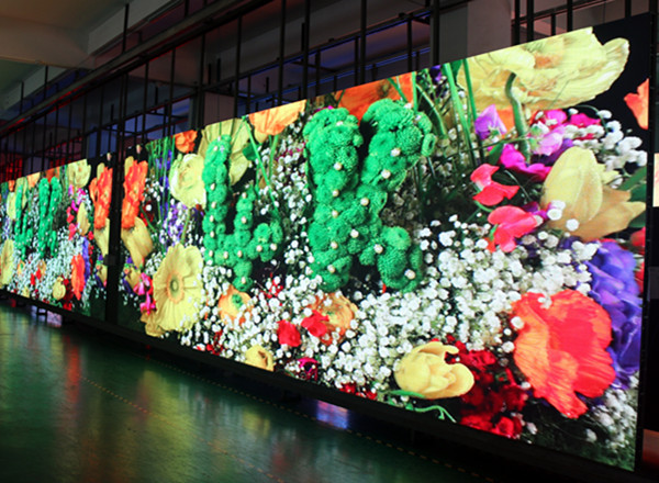 Advantages of front service led display 