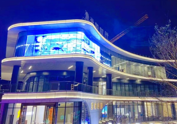 optokingdom Compare with normal led display installed on external wall